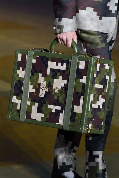 Look 9